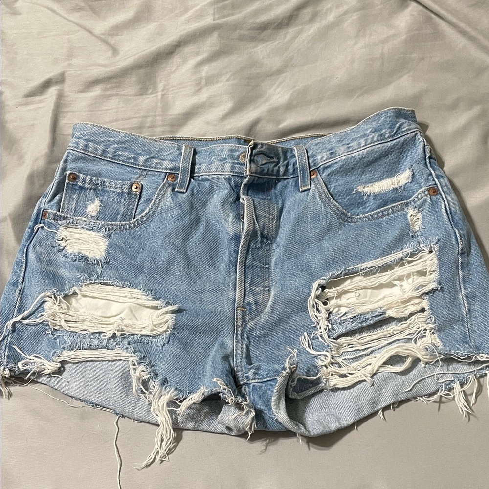 Levi's Premium 501 Button Fly Light Wash Distressed Fringe Shorts Size 31